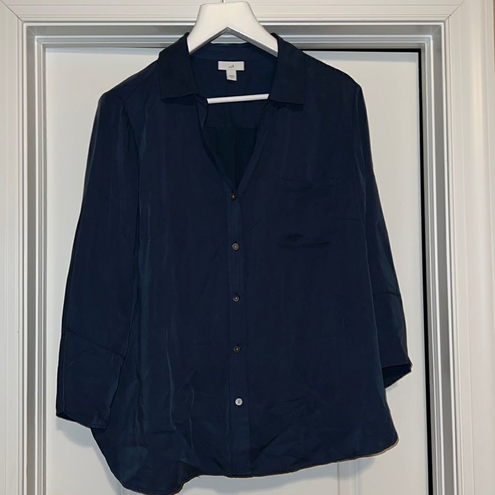 J.JILL  blue 100% modal rayon. XL. Button up with collar, v-neck